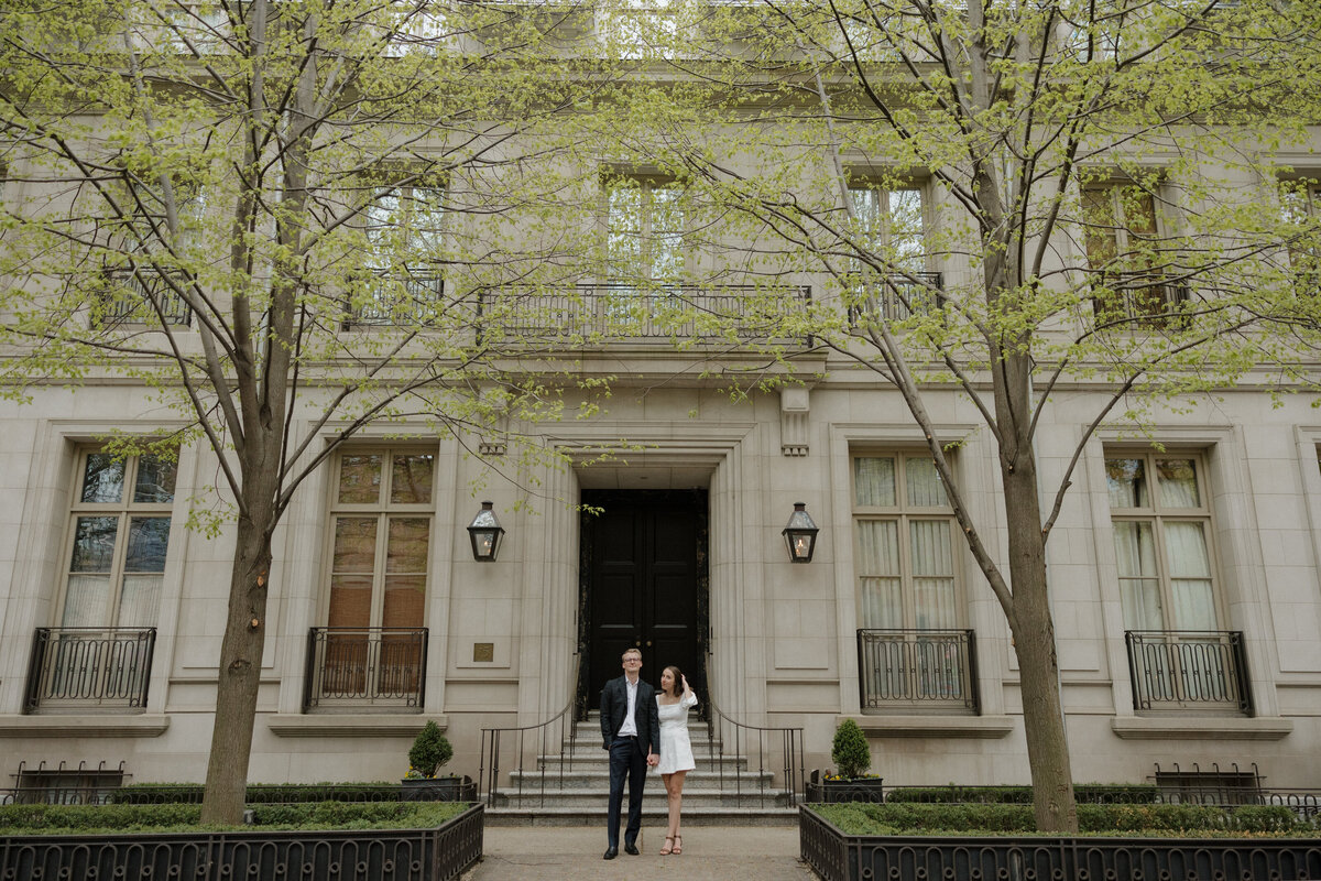 Indianapolis engagement photographer historic building backdrop