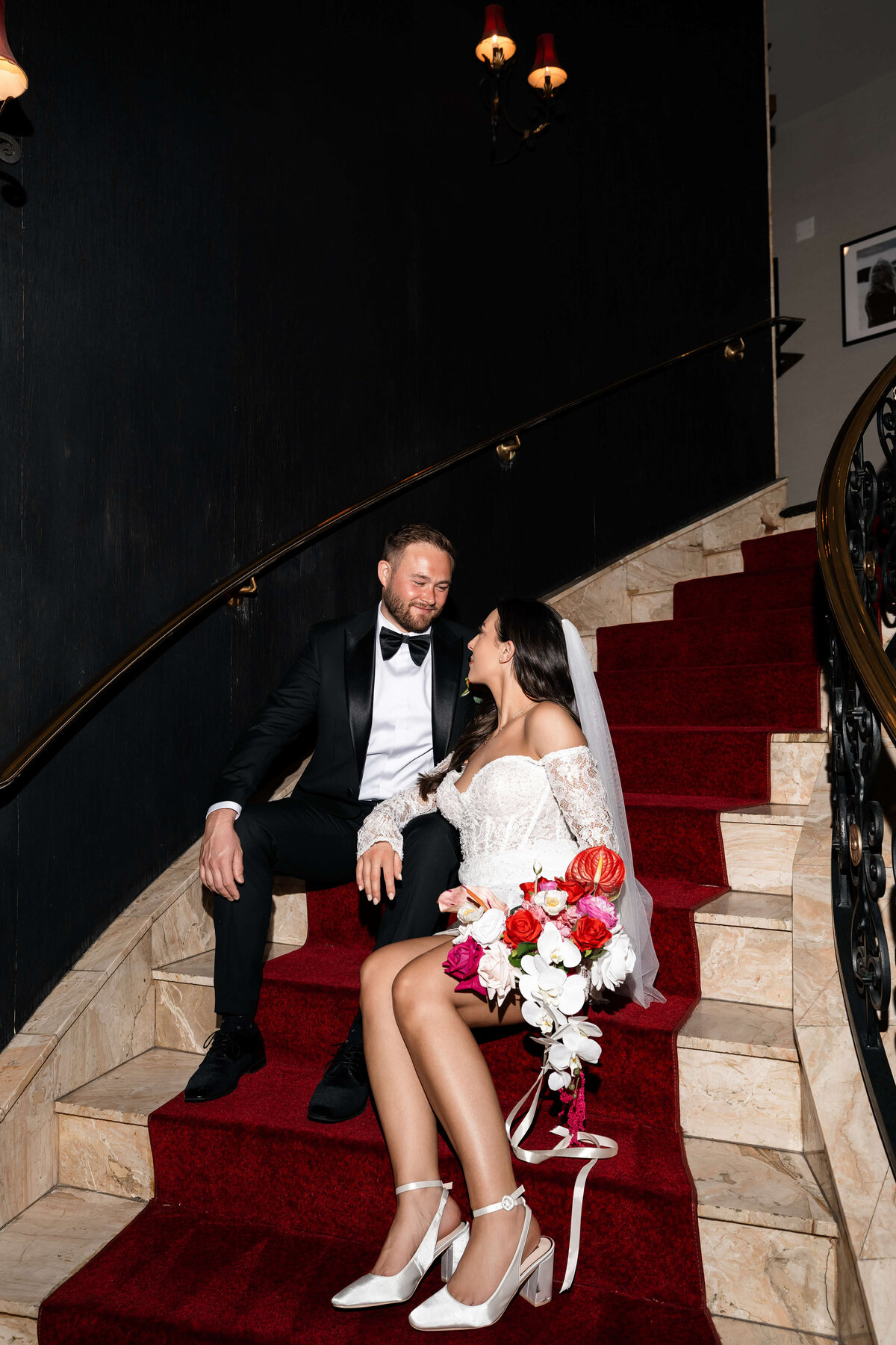 75riskyexposure_hannah-rory_las-vegas-elopement-photography