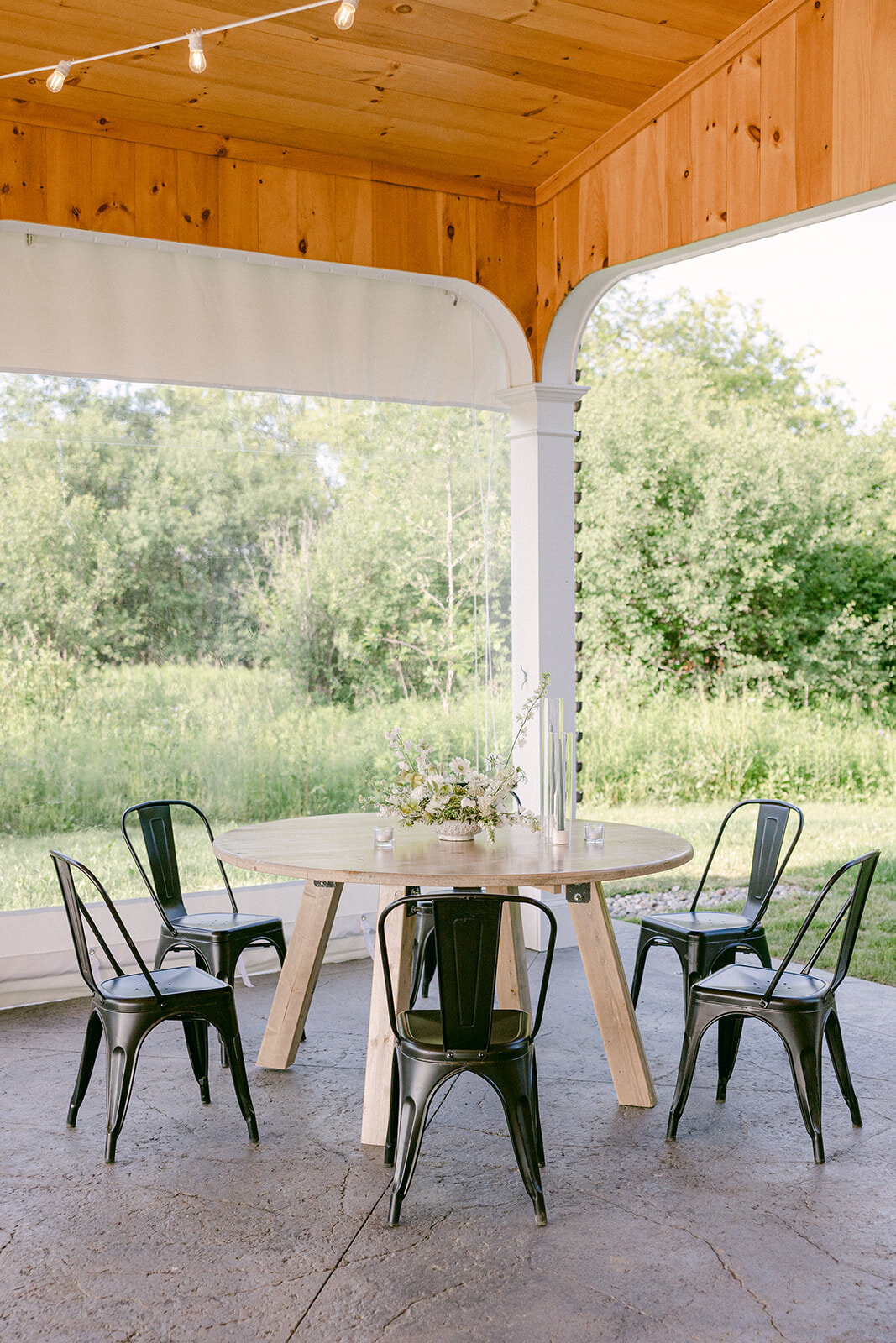 round-farm-tables-wedding-reception