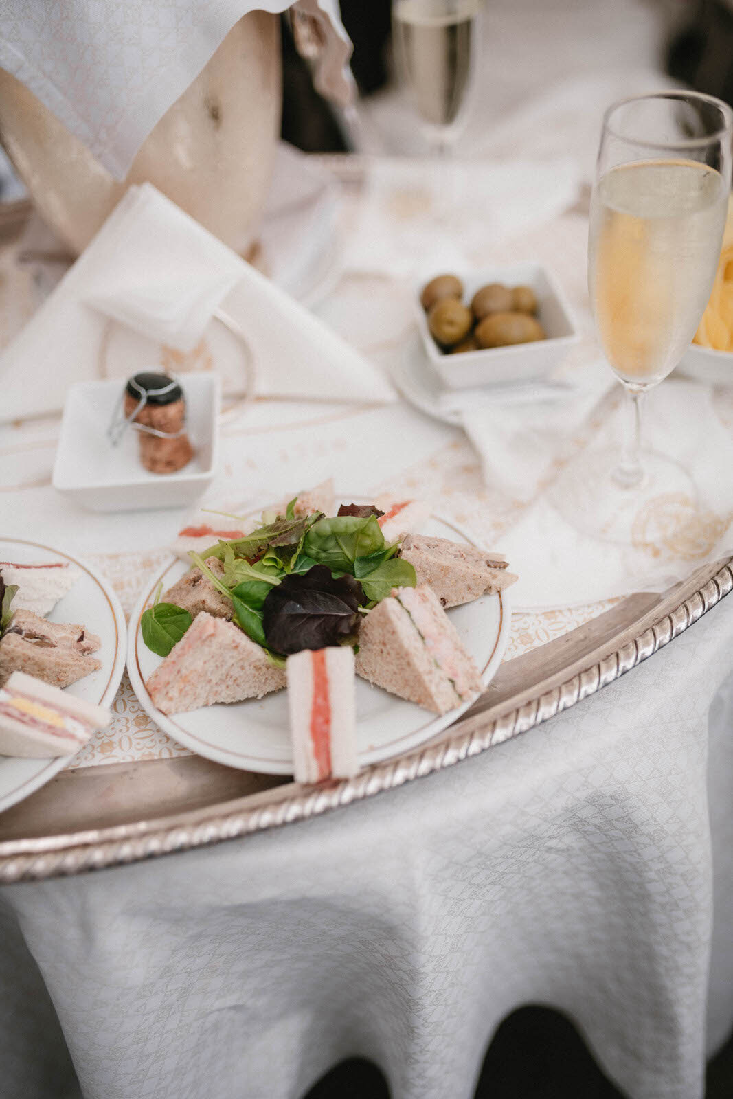 Flora_And_Grace_Editorial_Venice_Analog_Editorial_Wedding_Photographer (1 von 1)-71