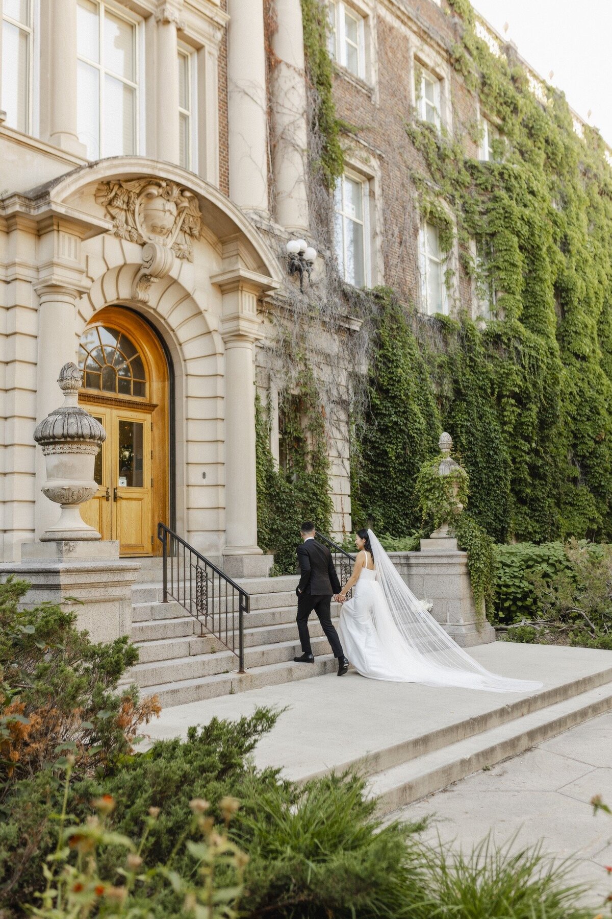 bride-and-groom-wedding-photos