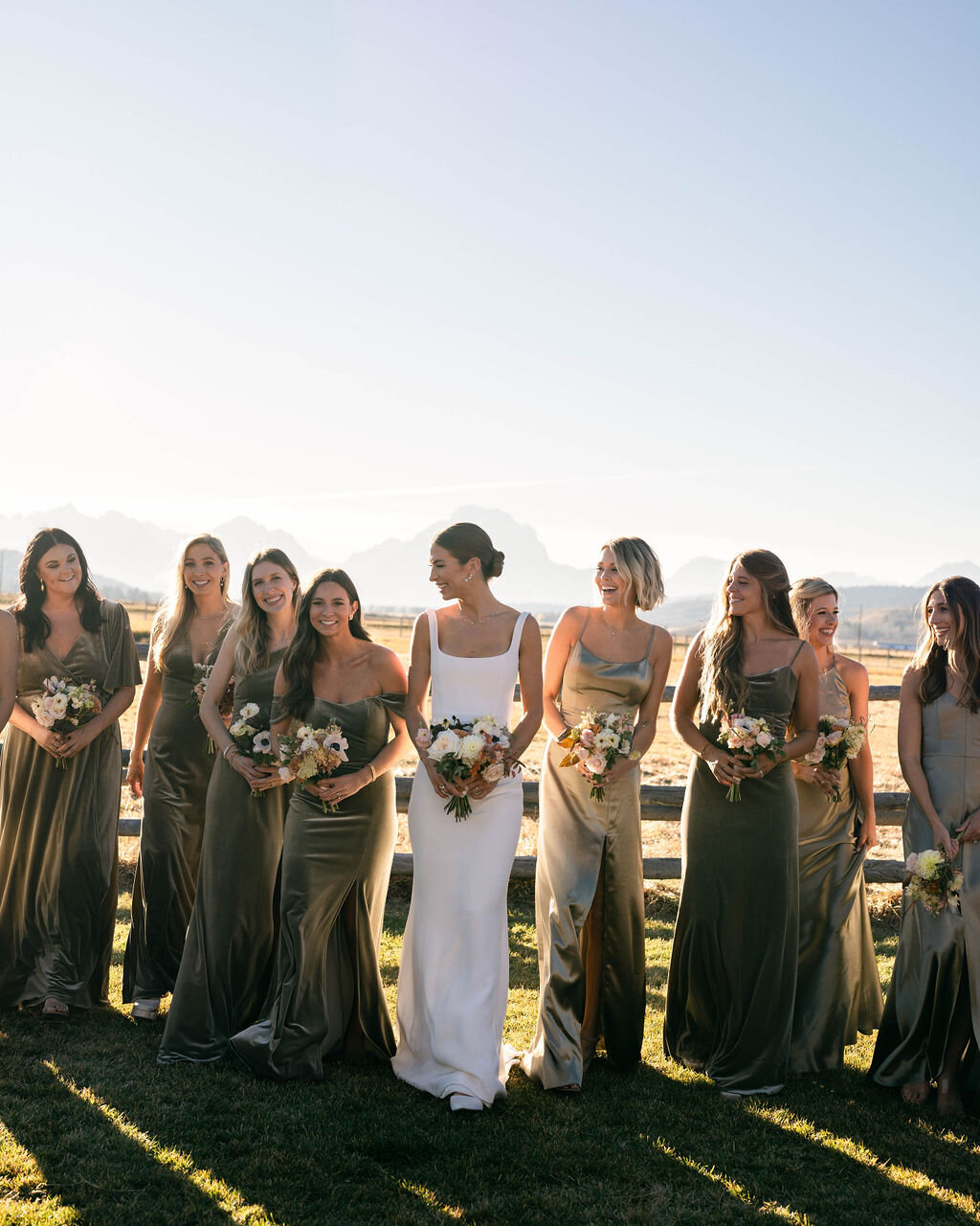 bride-and-bridesmaids-bouquets-ranch-wedding-wy