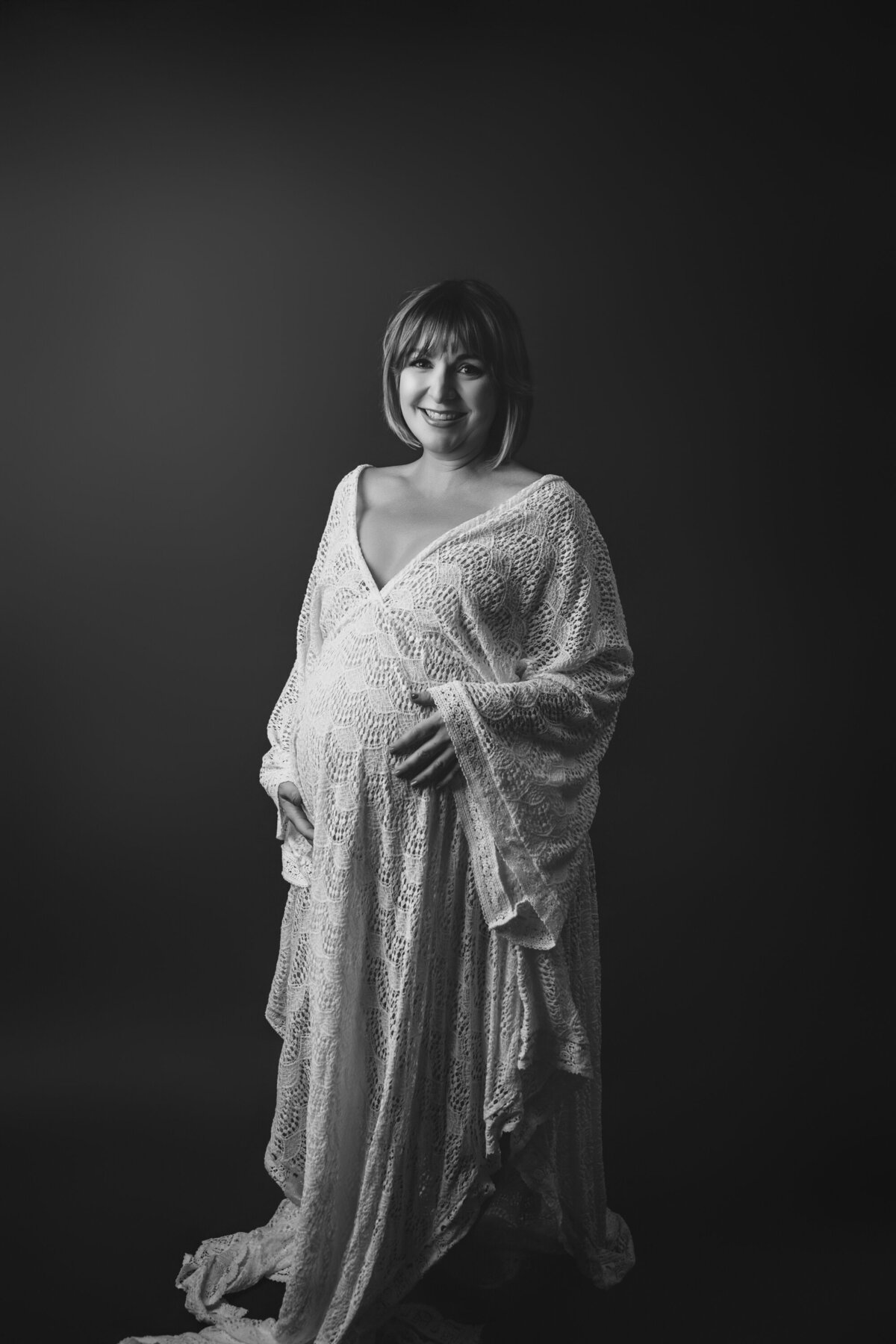 MiniAnnaPhotography2023-Jenna-Maternity-1229-Editsrgb-evsrgb-bw3000
