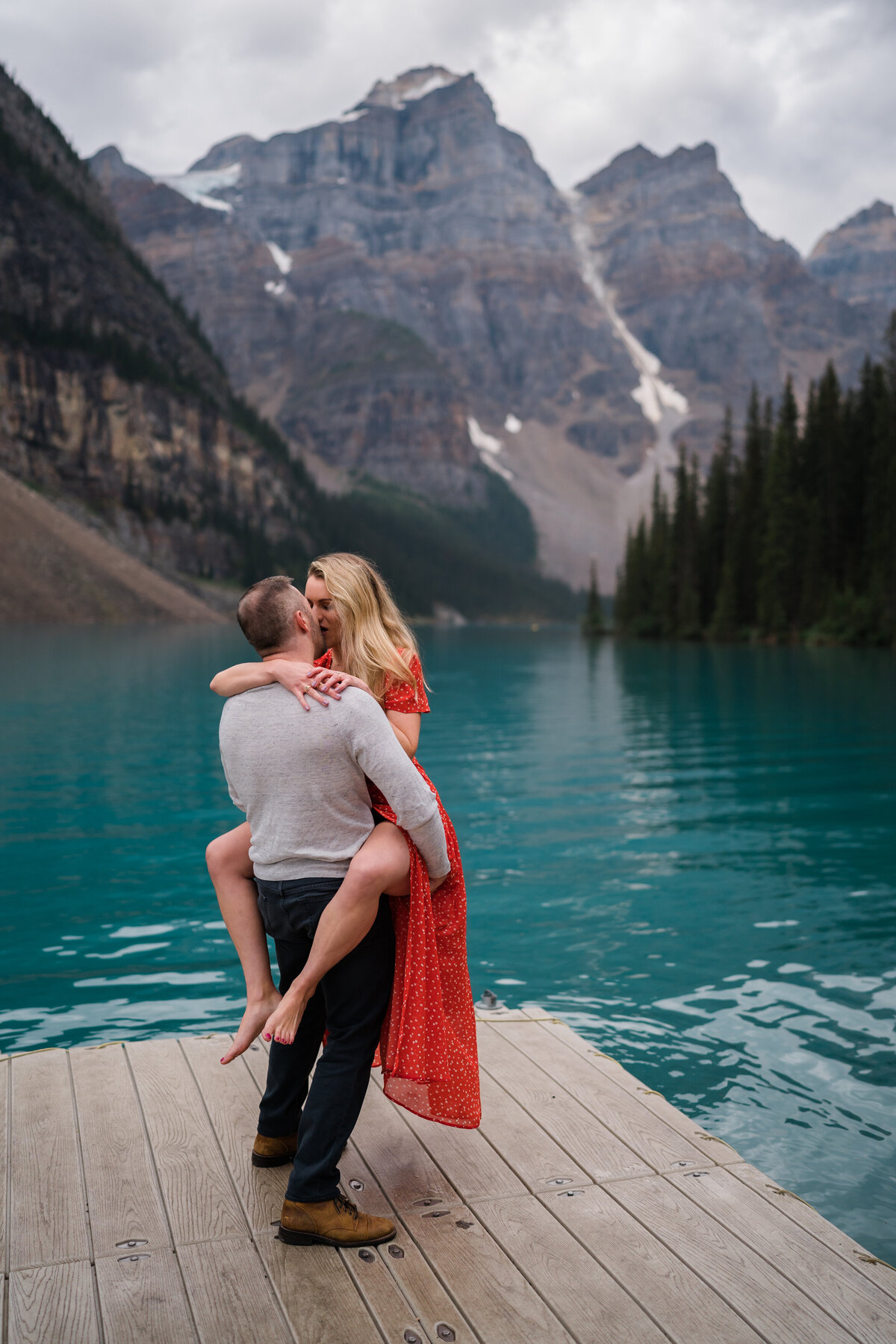 moraine-lake-sunrise-proposal-12