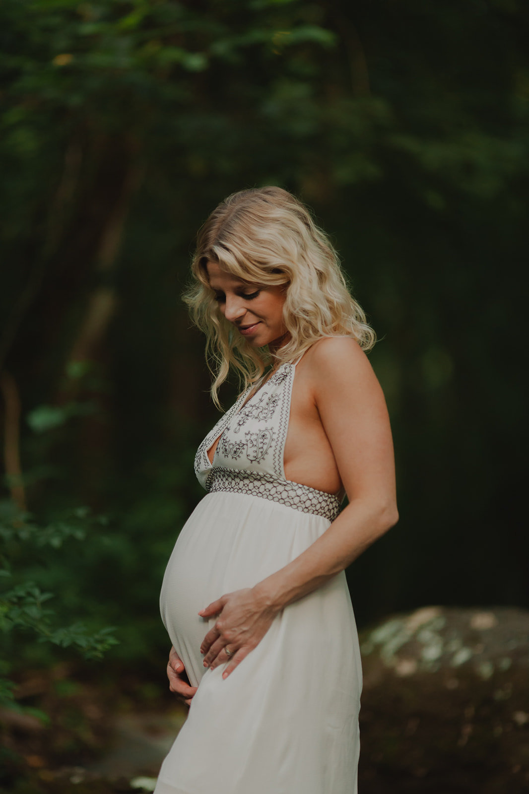 9_Maryland-Summer-Boho-White-Dress-Maternity-Couple-Woods