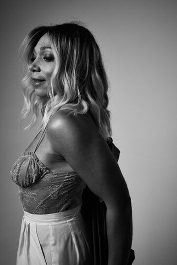 SARAH HOLLIS 26658888