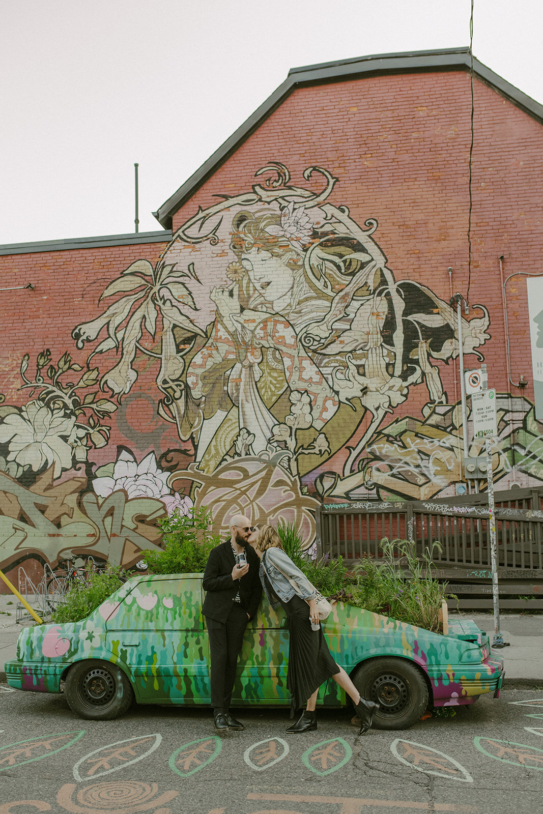 toronto-city-elopement-kensington-market-freespirited-romantic-fun-authentic-wedding-photography-2690