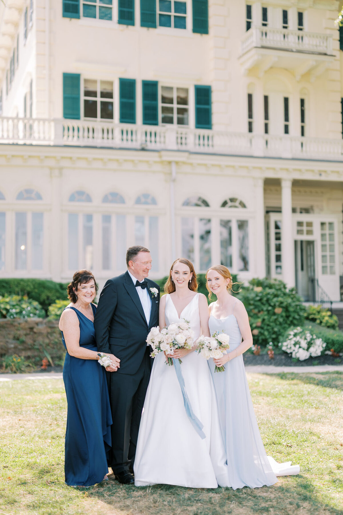 jaclyn-fisher-events-planning-romantic-riverfront-garden-wedding-in-philadelphia-19
