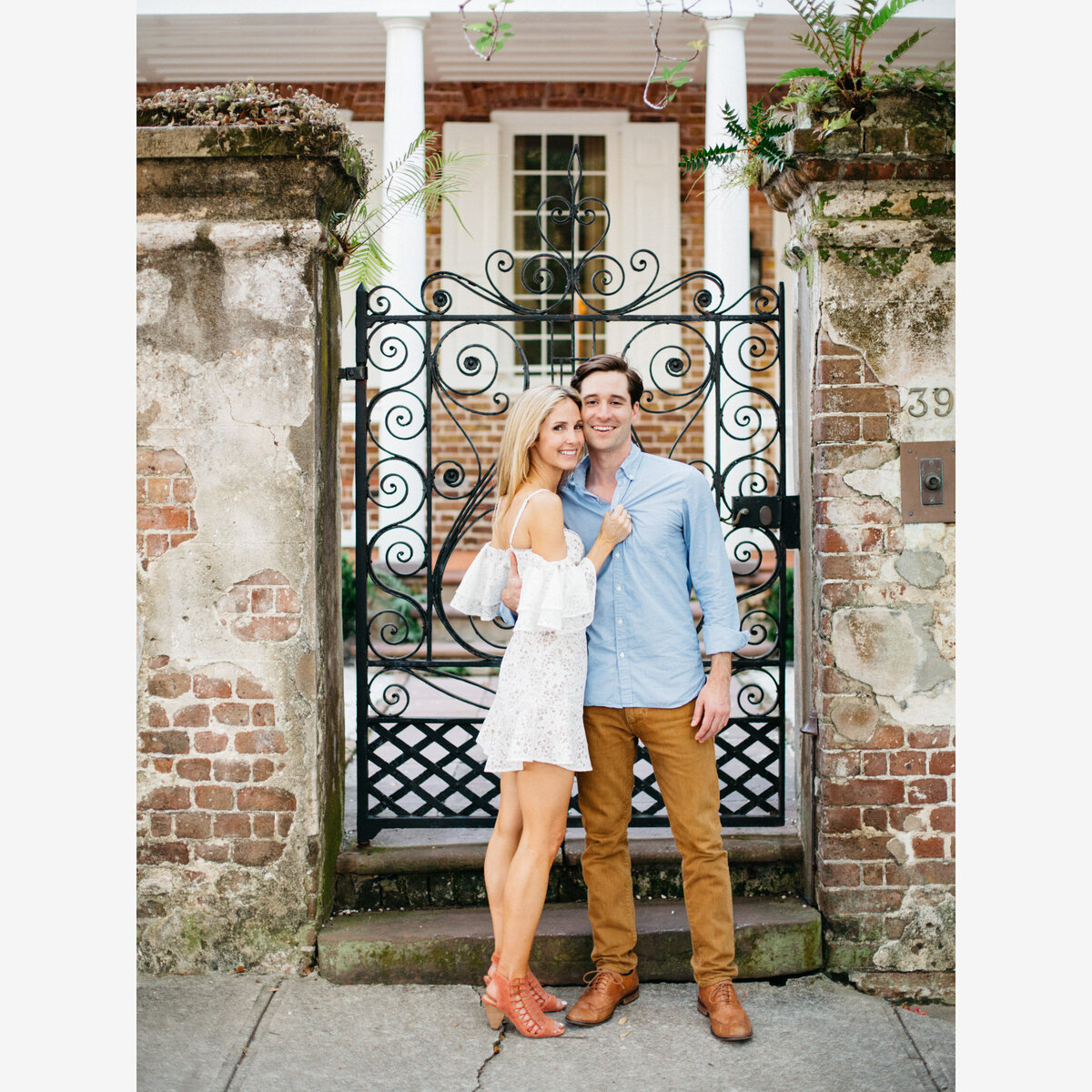 historic-downtown-charleston-engagement-photos--by-philip-casey-023