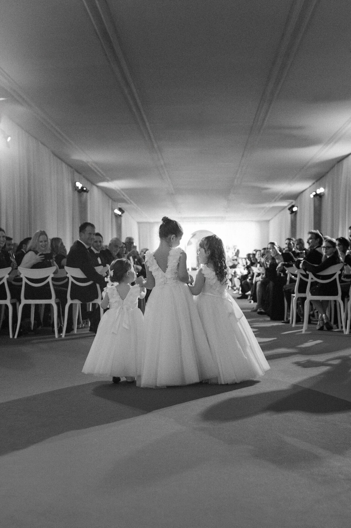 515-A-Luxurious-Red-Themed-Wedding-in-Toronto-Capturing-Timeless-Elegance-28