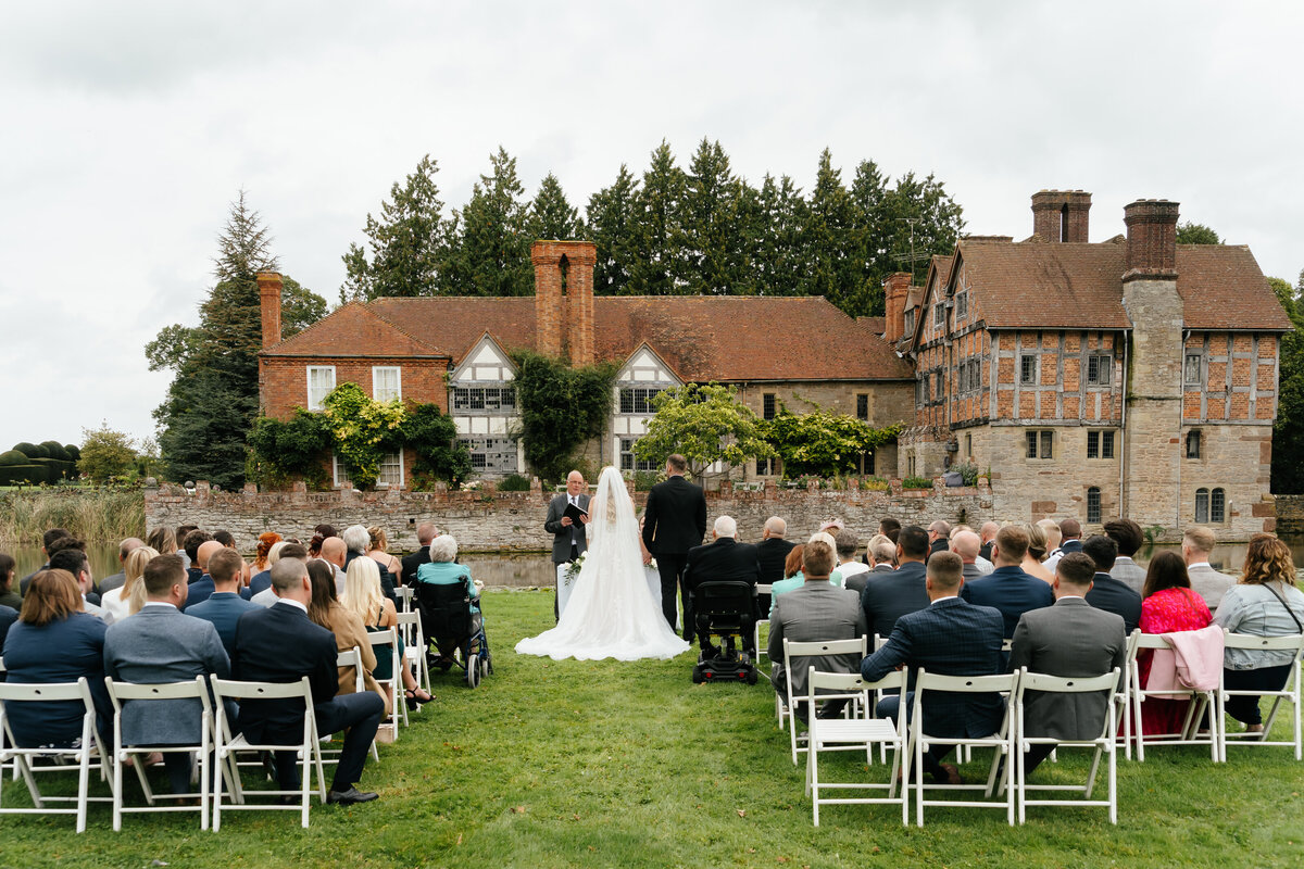 Outdoor-Wedding-Birtsmorton-Court