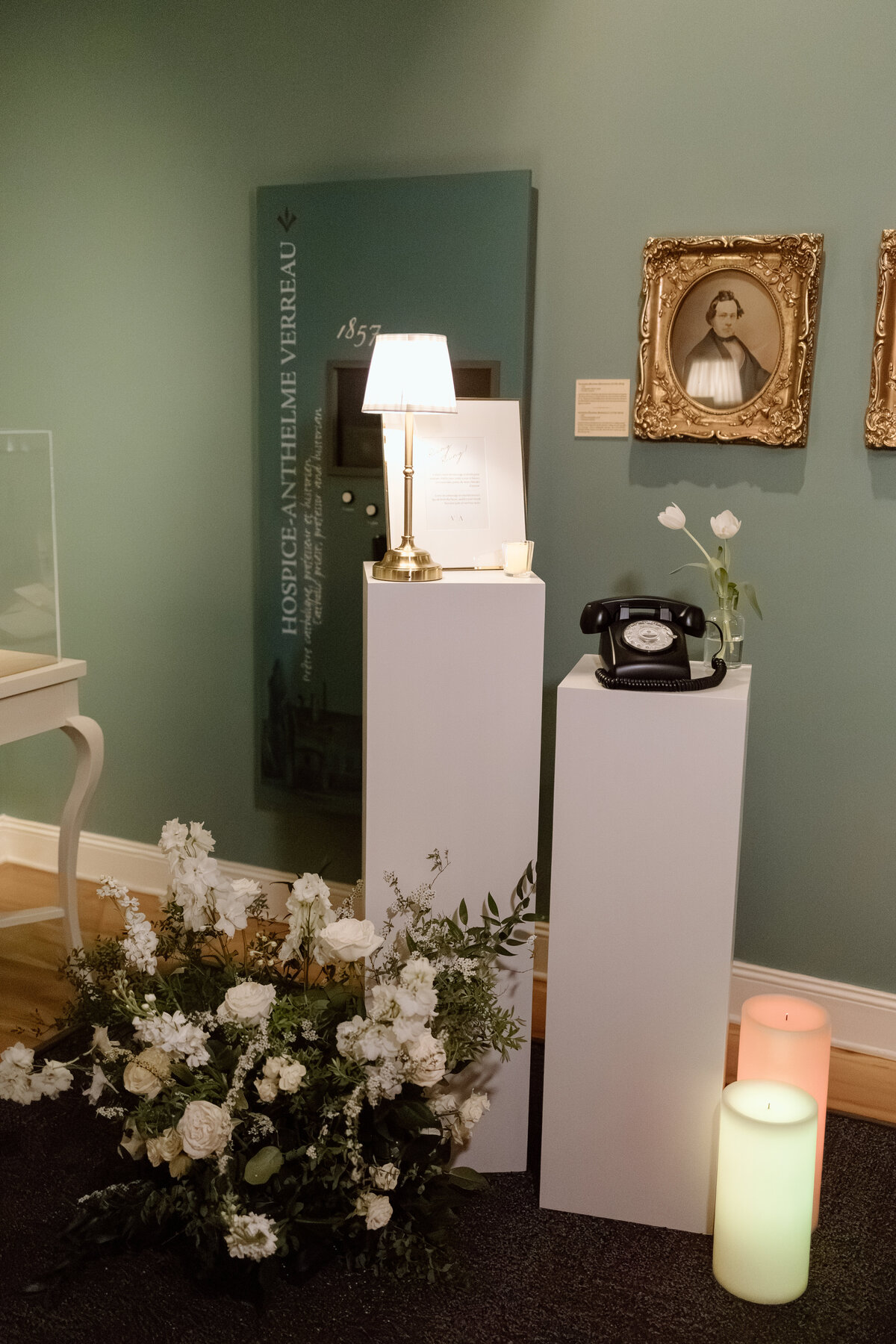 Veronique-Andrew-Chateau-Ramezay-Old-Montreal-Wedding_Reception-109