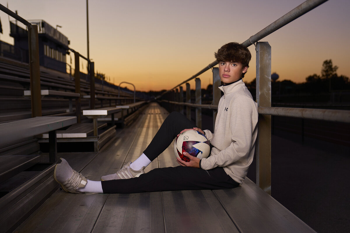 St. Louis senior photographer. senior guy soccer photos. Blanca Parciak Photography _58 (59)