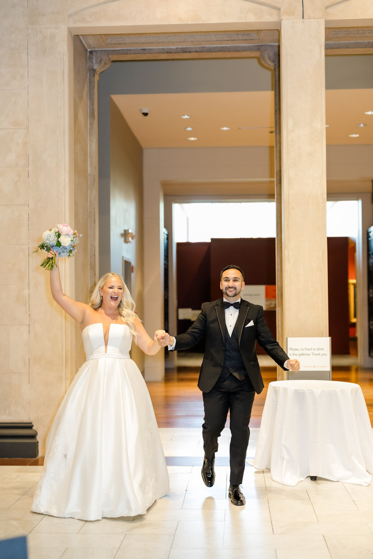 kasia-sickau-photography-cincinnati-ohio-wedding-photographer-caitlyn-mohammed-cincinnati-art-museum-wedding75