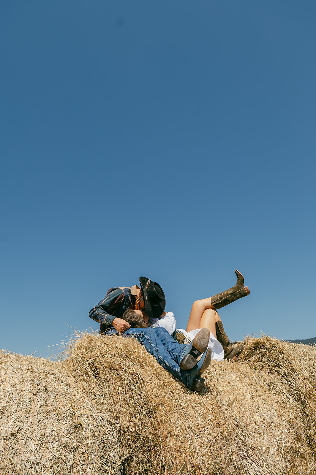 presley-gray-photo-haybale-forest-montana-elopement-7367