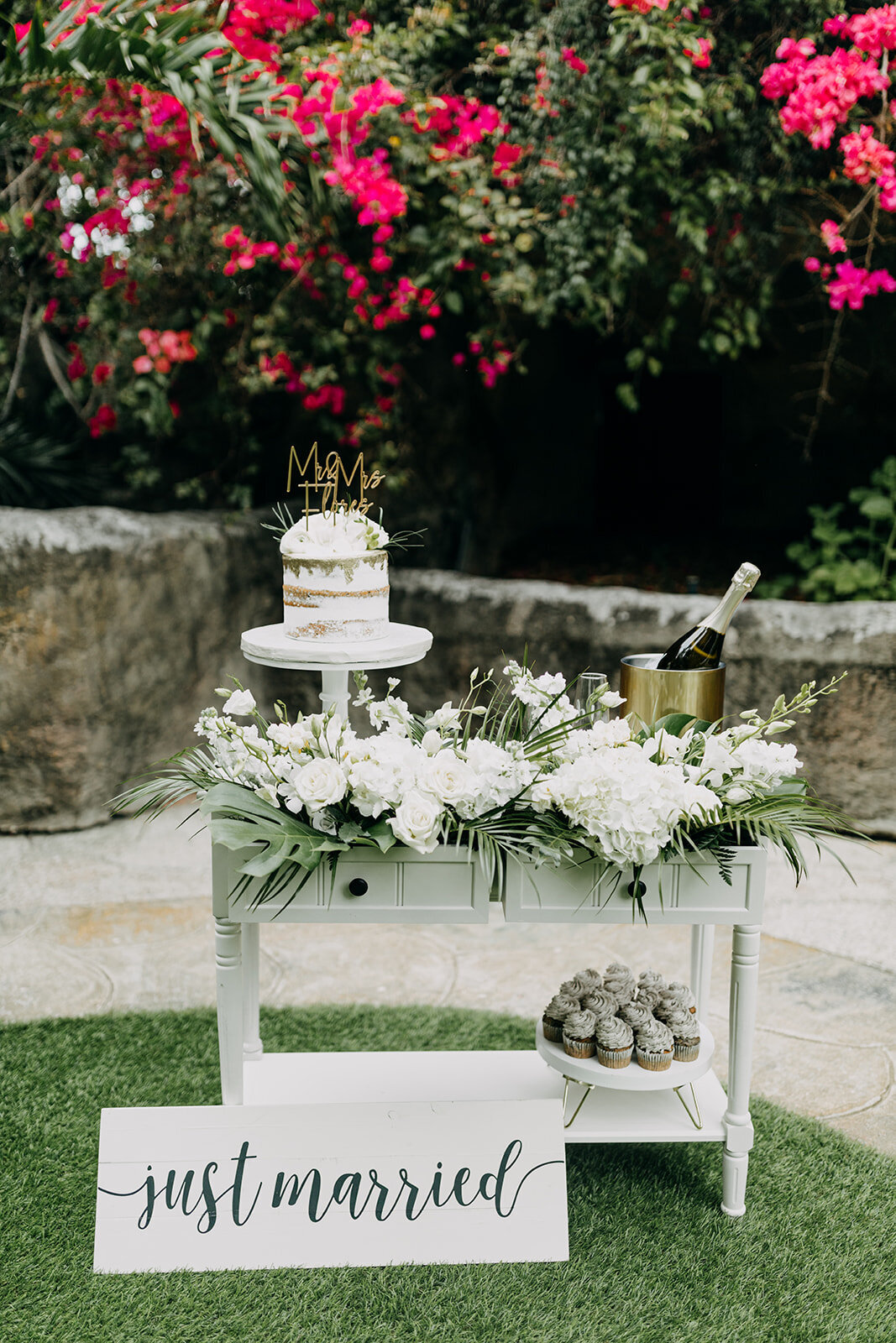 amber-whorter-sunken-gardens-elopement-chantilly-chic-celebrations-4