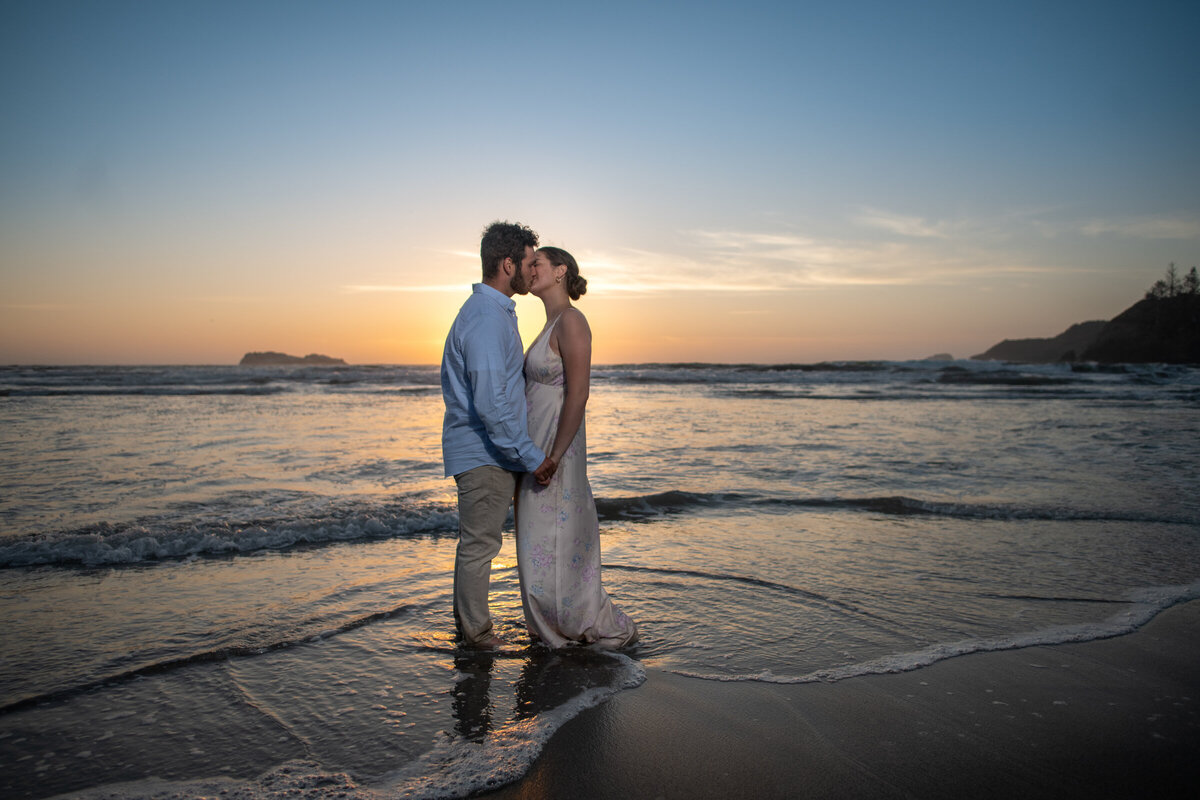 Humboldt-County-Engagement-Photographer-Beach-Engagement-Humboldt-Trinidad-College-Cove-Trinidad-State-Beach-Nor-Cal-Parky's-Pics-Coastal-Redwoods-Elopements-11