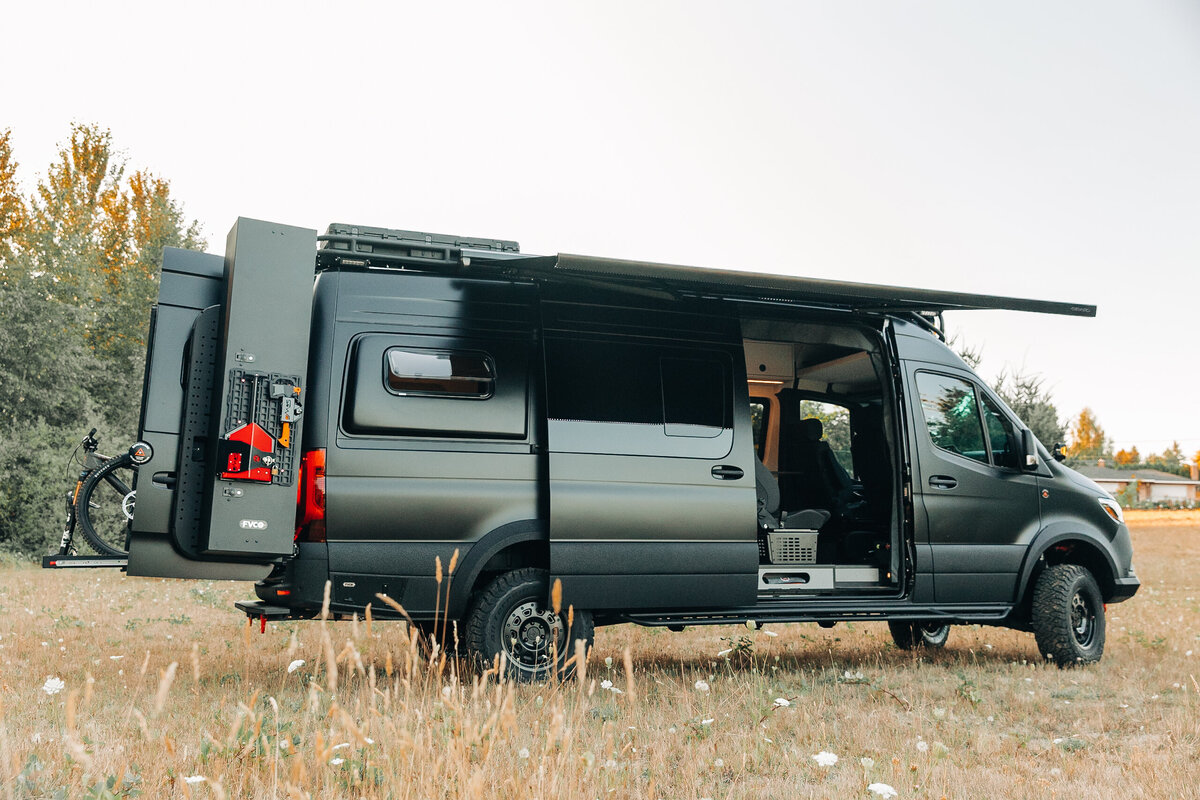 1_WooleyBugger250829_BMV_SlowFastcreative_1756