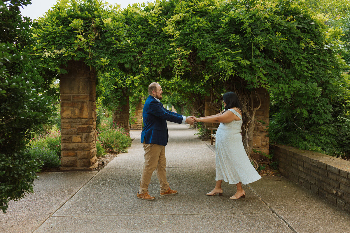 fort-worth-botanic-gardens-engagement-21