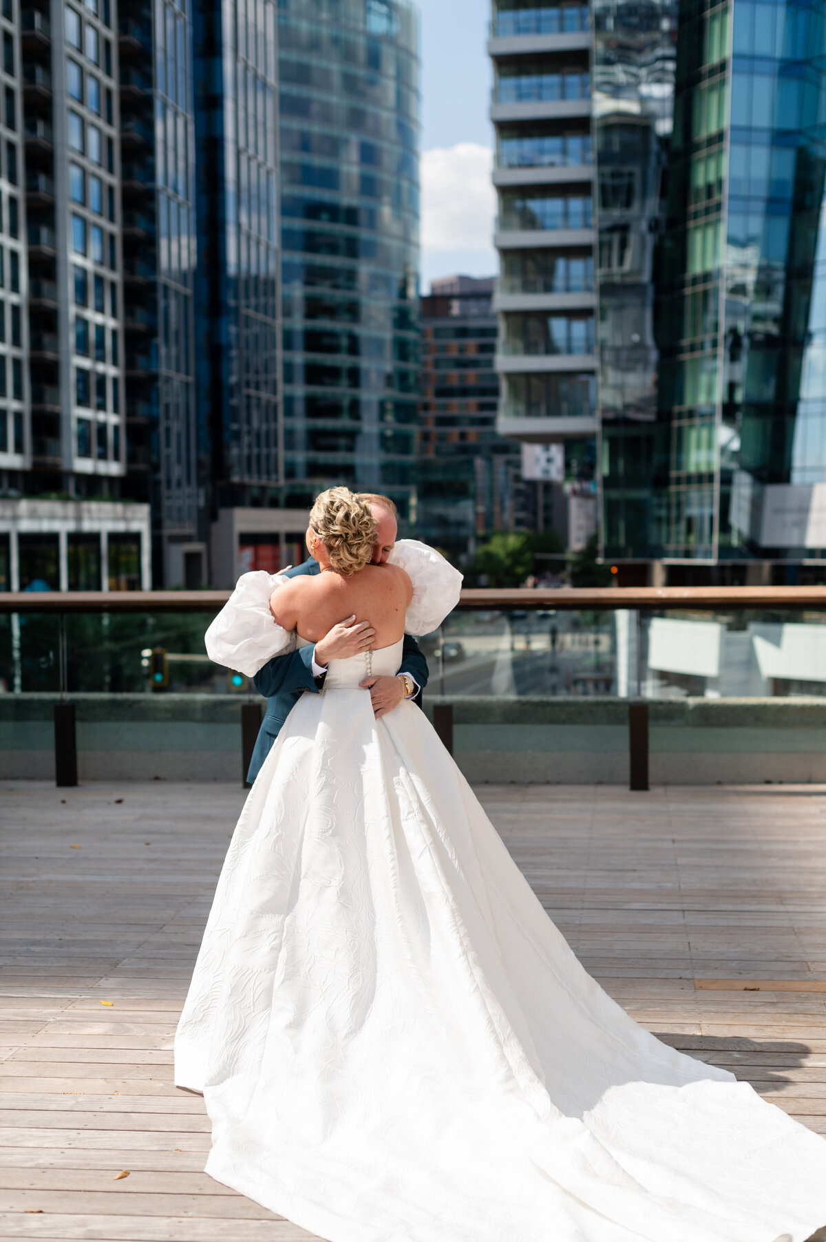 colorful-seaport-wedding-boston-lisa-gilbert-photography-9