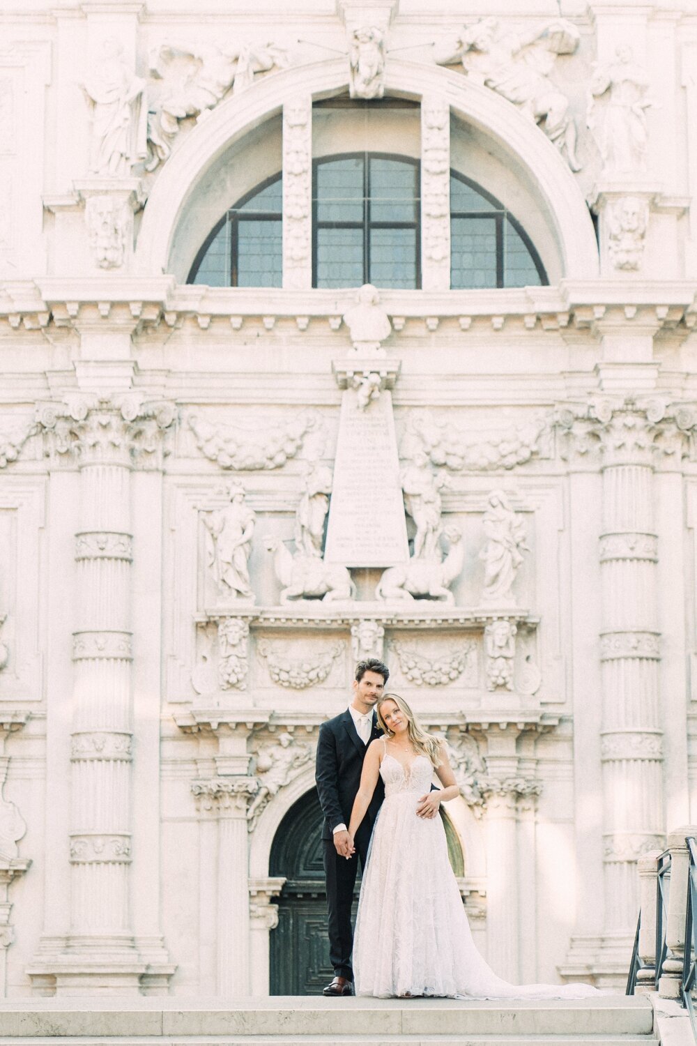 venice-elopement-photographer-editorial-film-35mm-wedding-fashion_0143