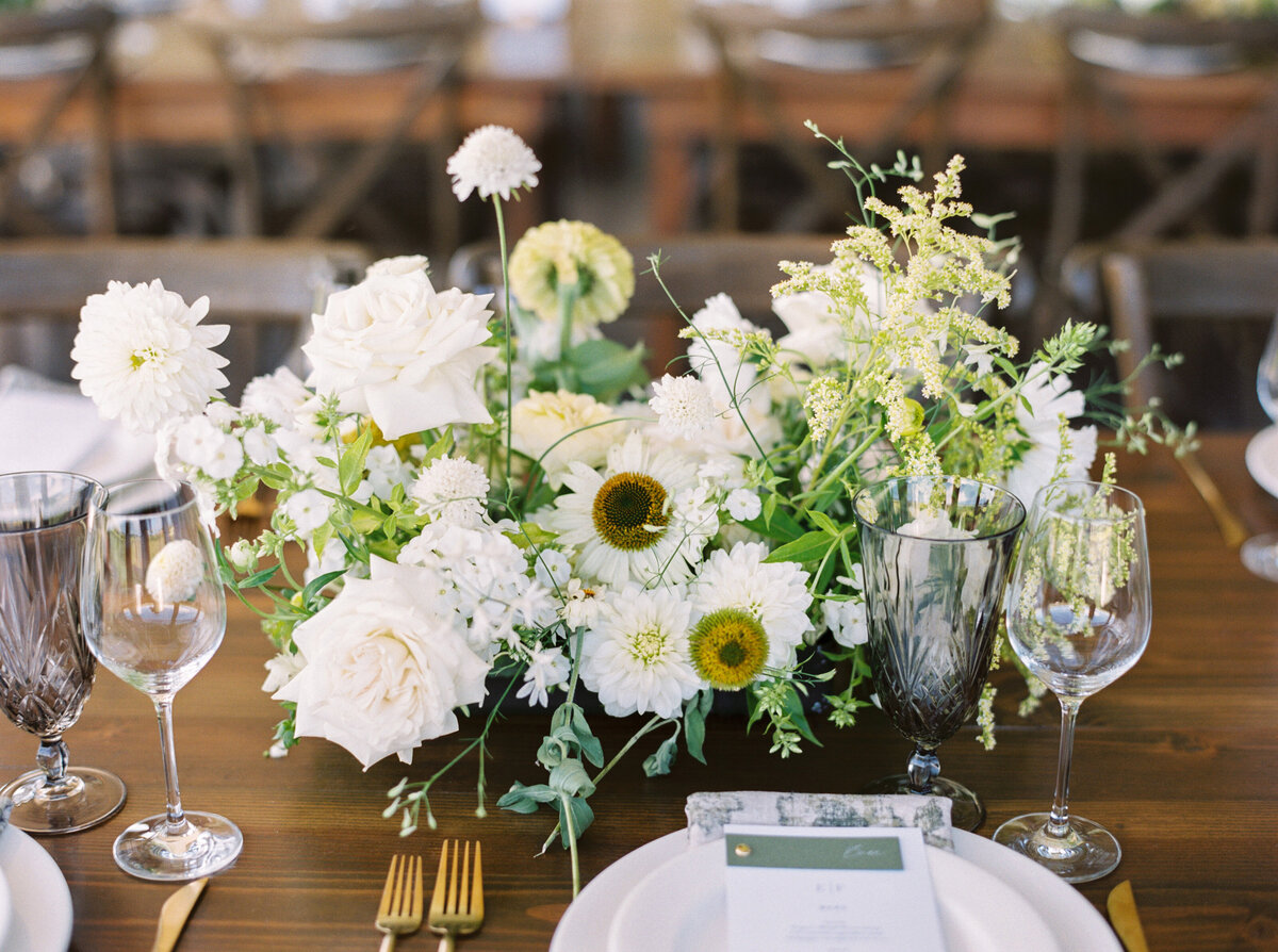 the-orchard-wedding-photos-by-the-tenneys-photography-in-hood-river-oregon-10
