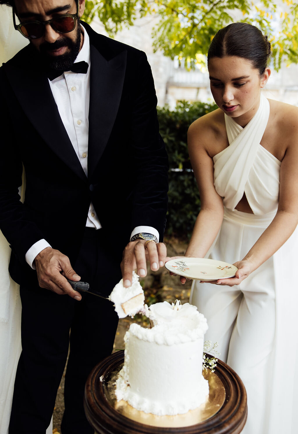 elegant-wedding-cake-cutting-french-chateau3