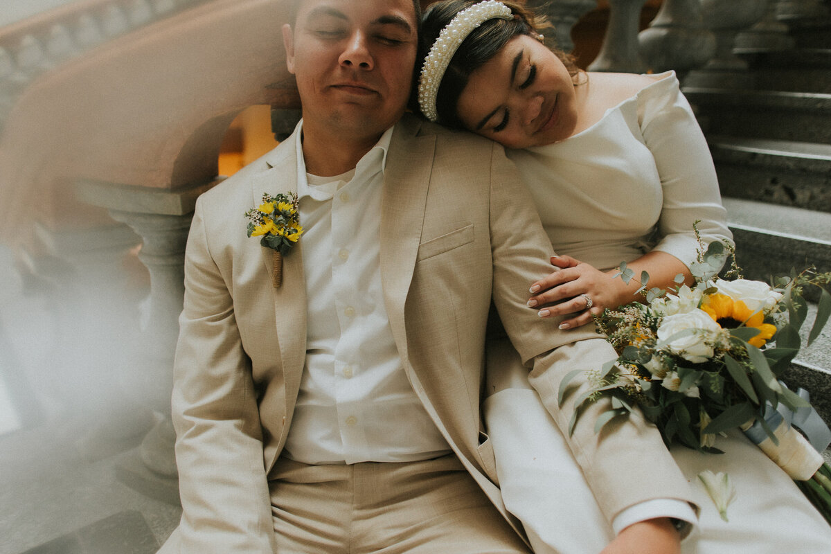 illinois-elopement-classy-pearls-captiol-building-hollywood-courthouse-43