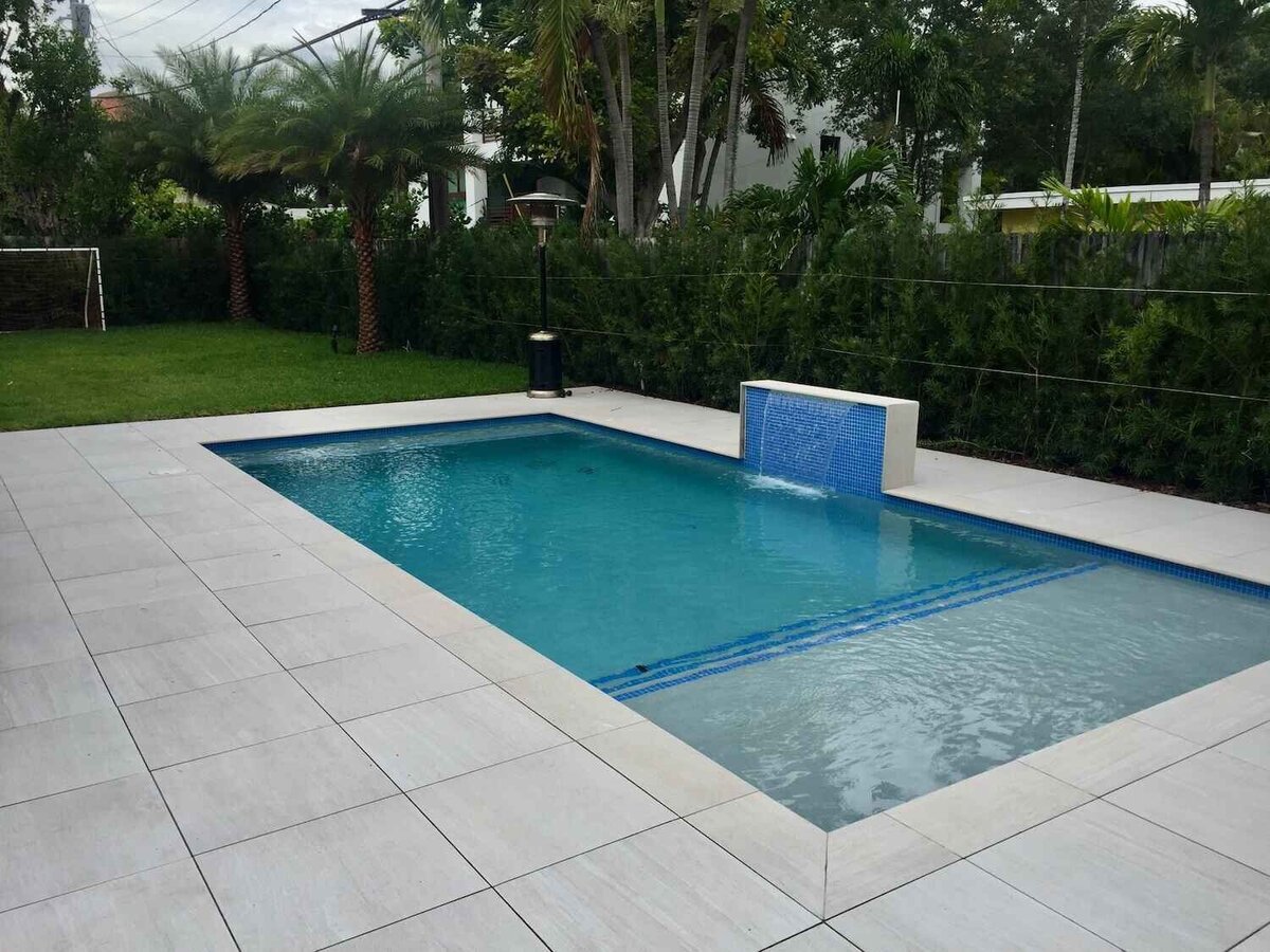 tanning-ledge-cascade-pool