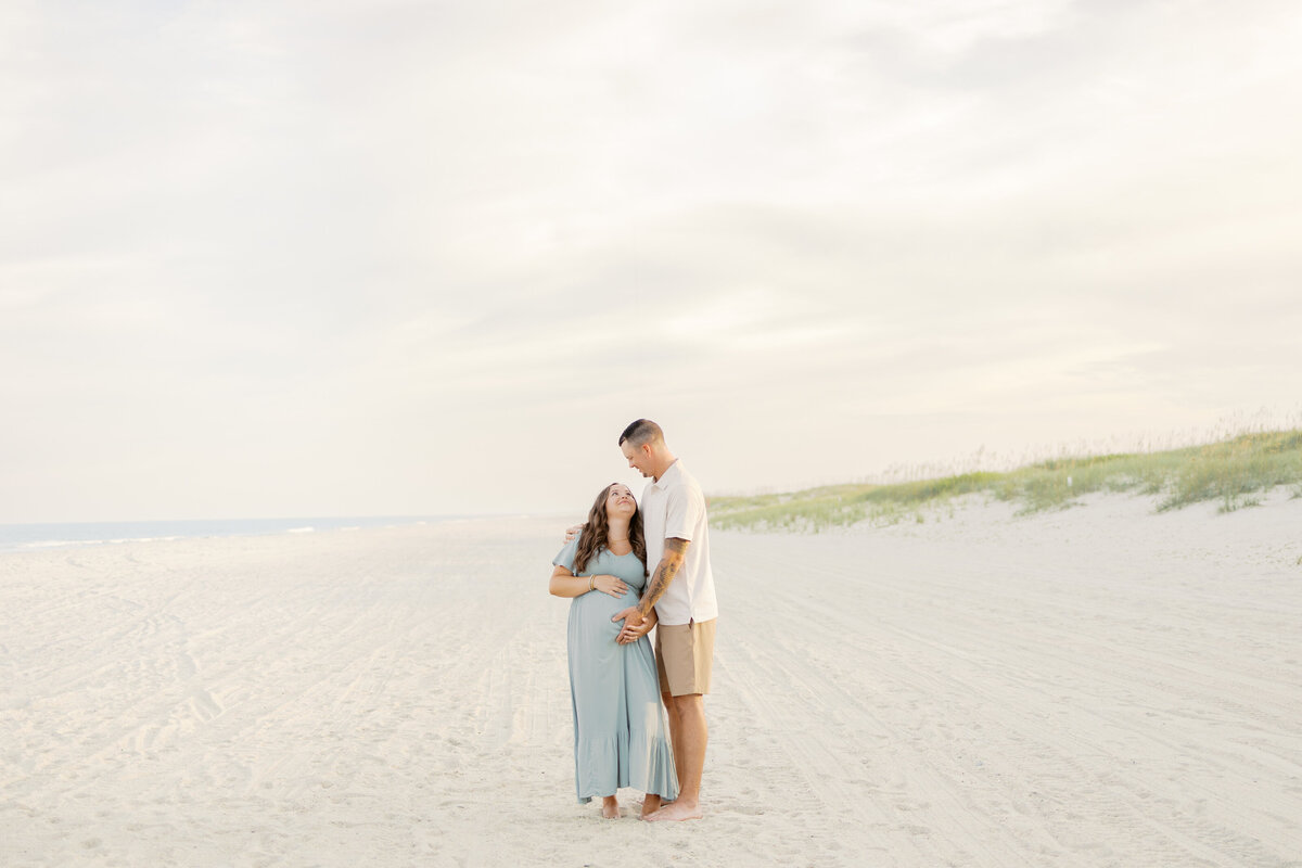 Katelyn+IanMaternity-EmilyDeLukePhotography-CarolinaBeach-19