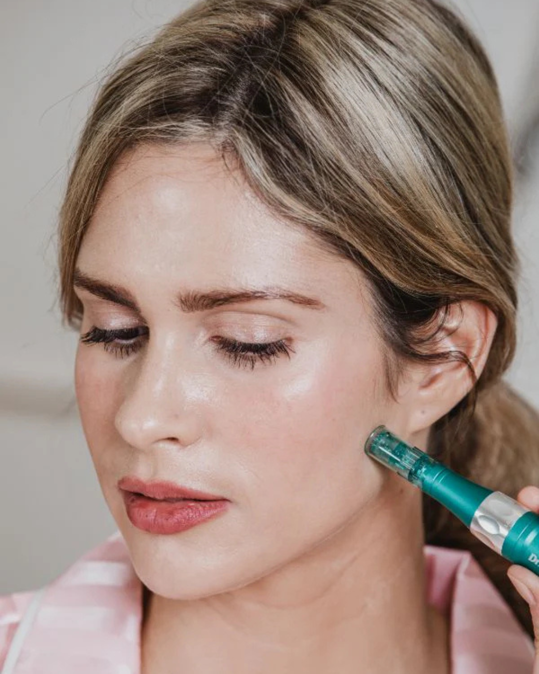 Microneedling with Dr. Pen