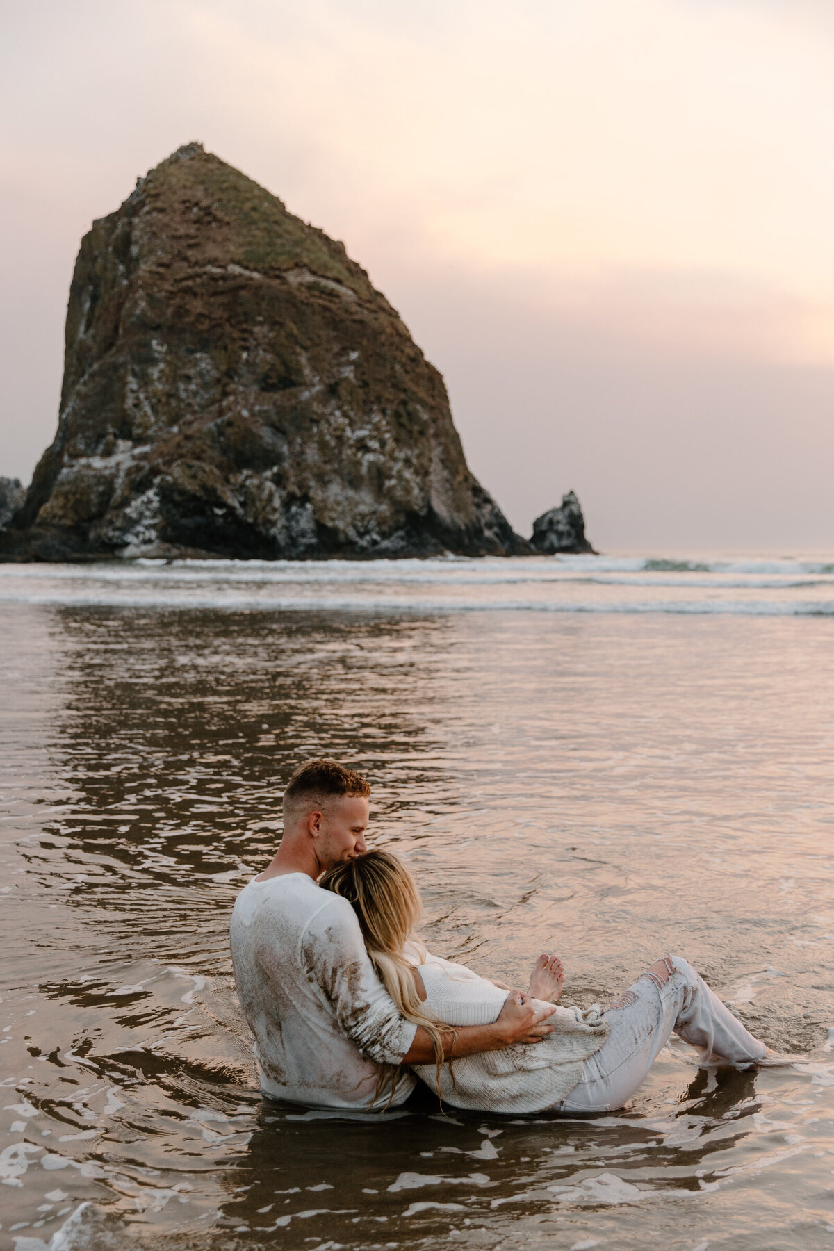 cannon-beach-engagement-16