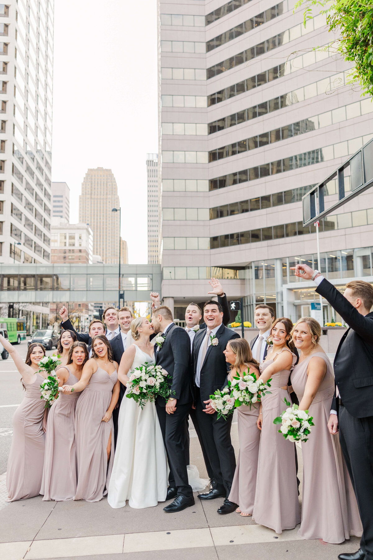 the-center-cincinnati-wedding (12)