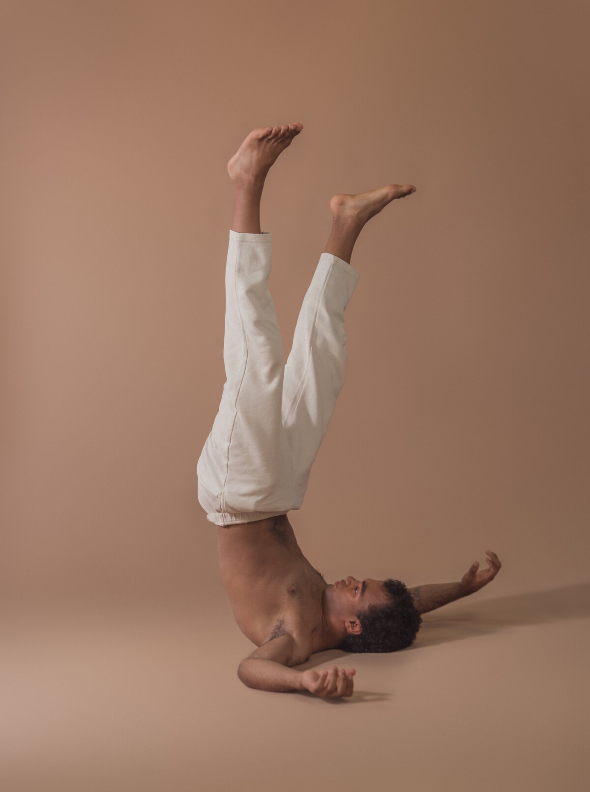 neutral-tone-studio-inversion