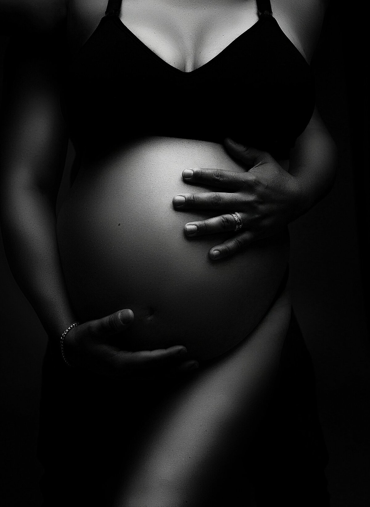 Modern Maternity Photoshoot in Austin Texas