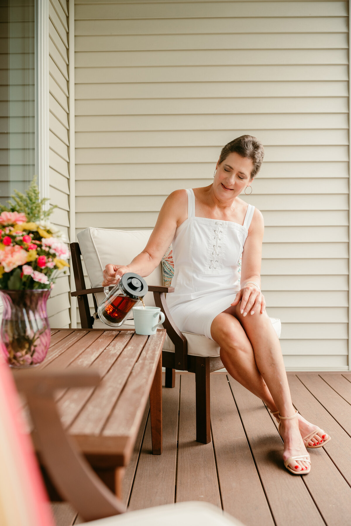 Enjoy a casual brunch outdoors in Minneapolis, captured in a photo that shows you laughing and enjoying life. Attract someone who appreciates the simple pleasures."