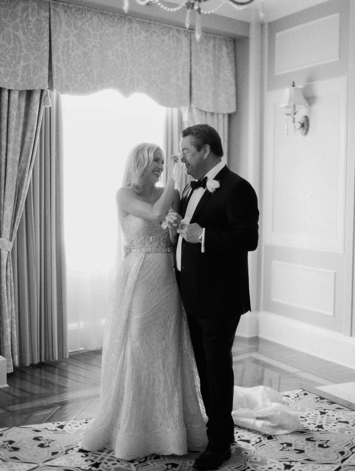 Real-Genuine-Wedding-Moments-Lance-Nicoll-88
