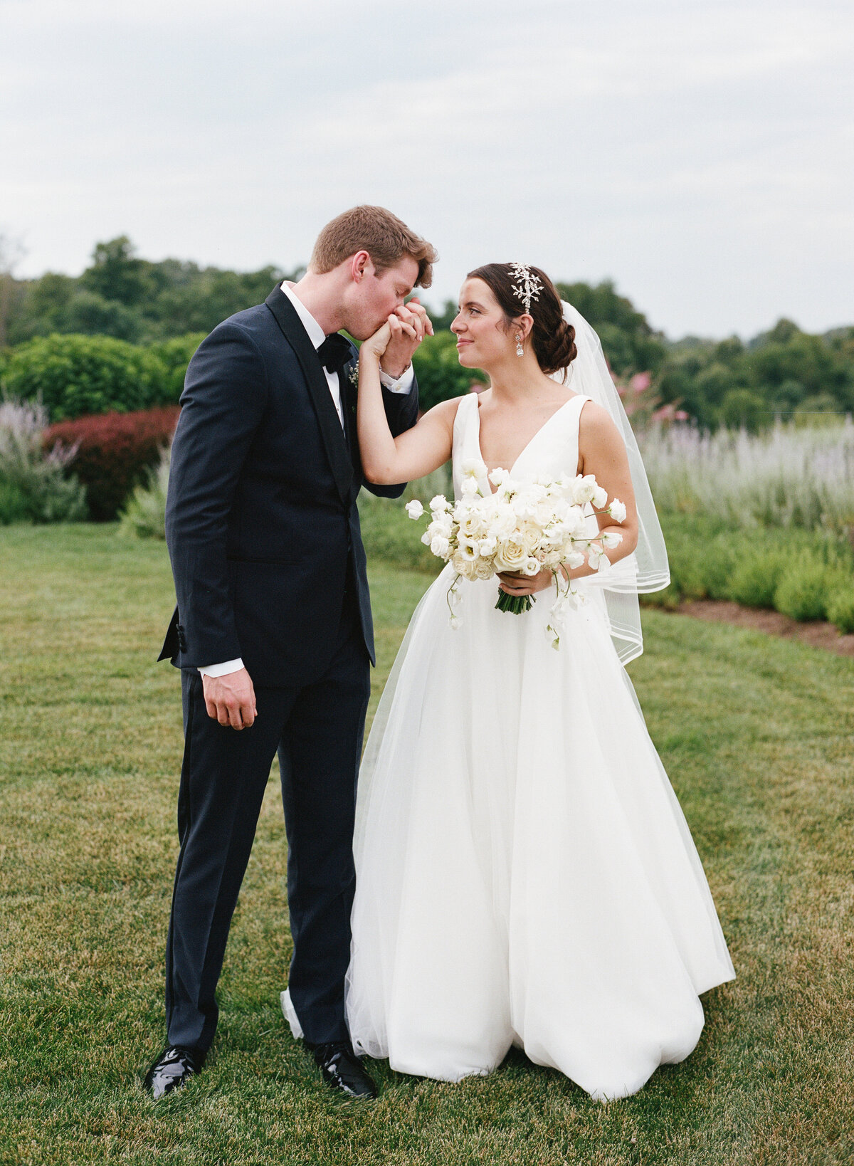 Early-Mountain-Vineyard-Wedding-by-Kiyah-C-Photography-Emma-Rye-700