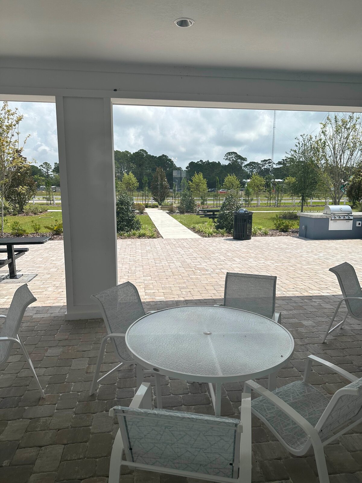 dc - clubhouse patio