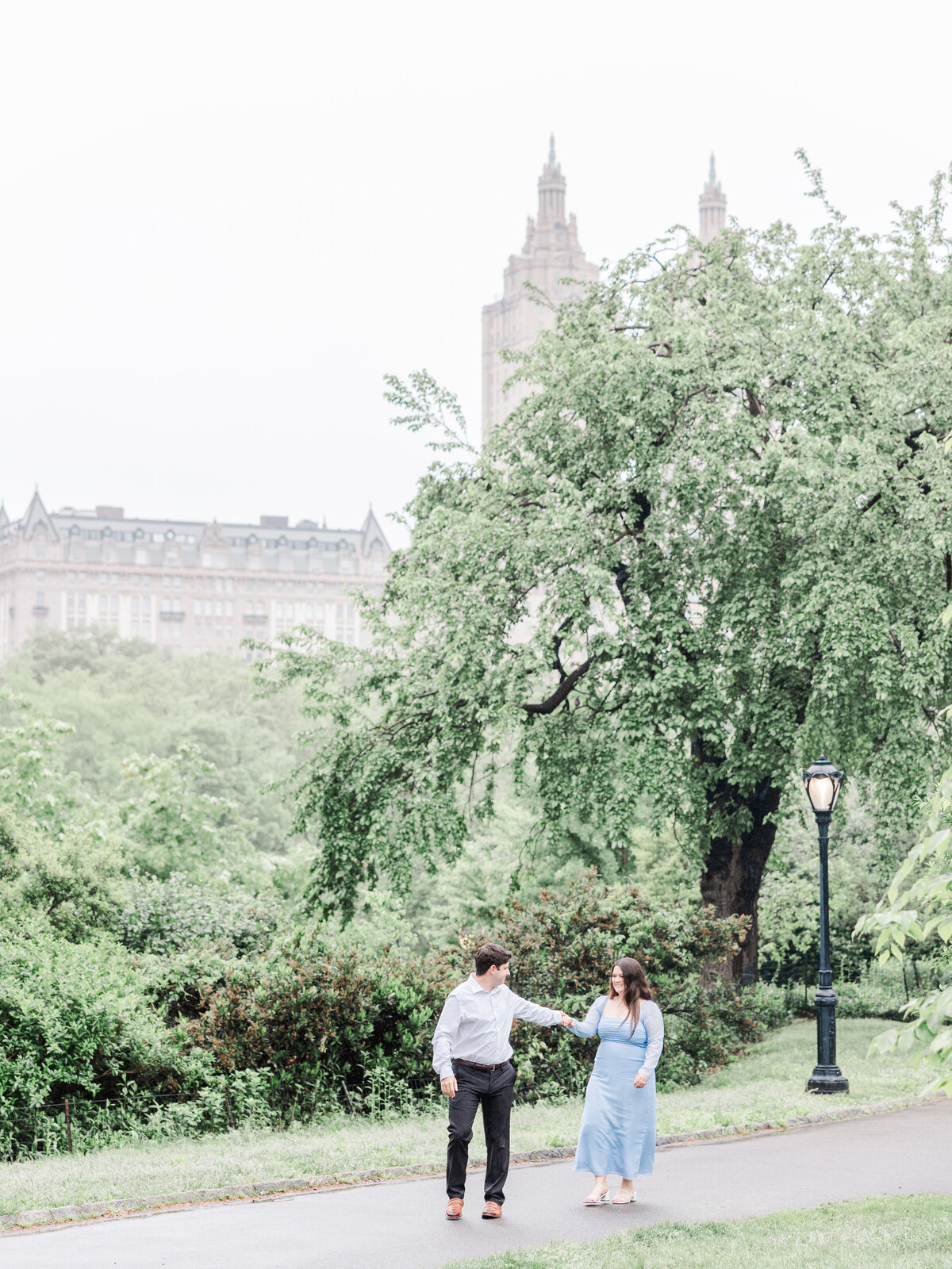 brittany-graf-photography-katie-mattingly-new-york-central-park-public-library-engagement-session-108