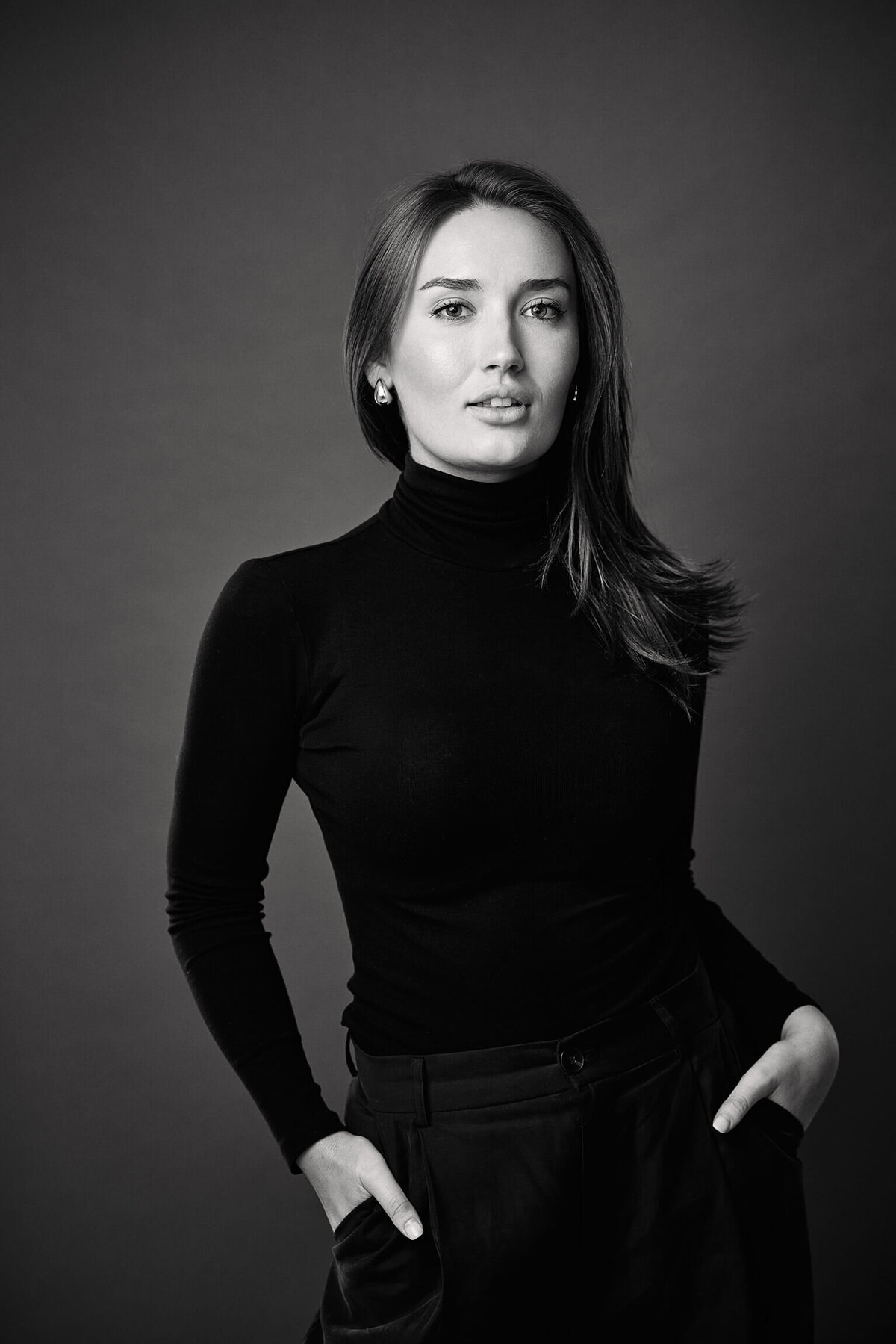 professional-headshot-photographer-melbourne-black-and-white-2