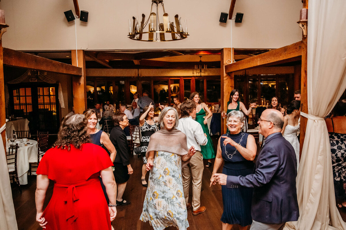 New_Hampshire_Wedding_Photographer_Bedford_Village_Inn-91