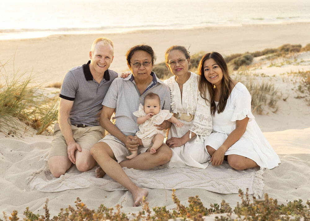 FAMILY_PARENTSGRANDPARENTSNEWBABYGIRLATTHEBEACH
