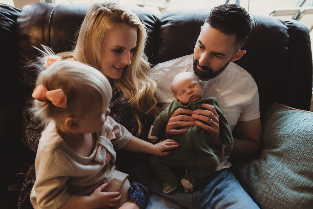 Lindsay-wilson-photography-in-home-newborn-3