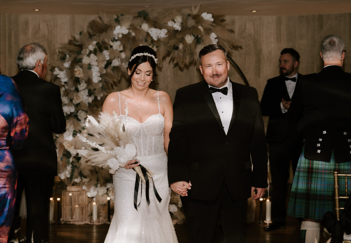 Nicola-Campbell-Timeless-Wedding-Photographer-Scotland-Doubletree-by-Hilton-North-Queensferry-Mr&MrsDavidson-40