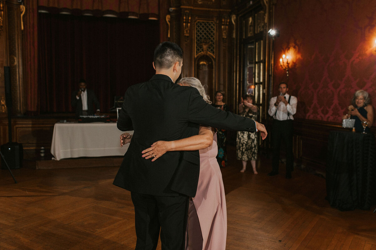 WELLING-FLORES.Wedding.EngineersClub-rcptn-240
