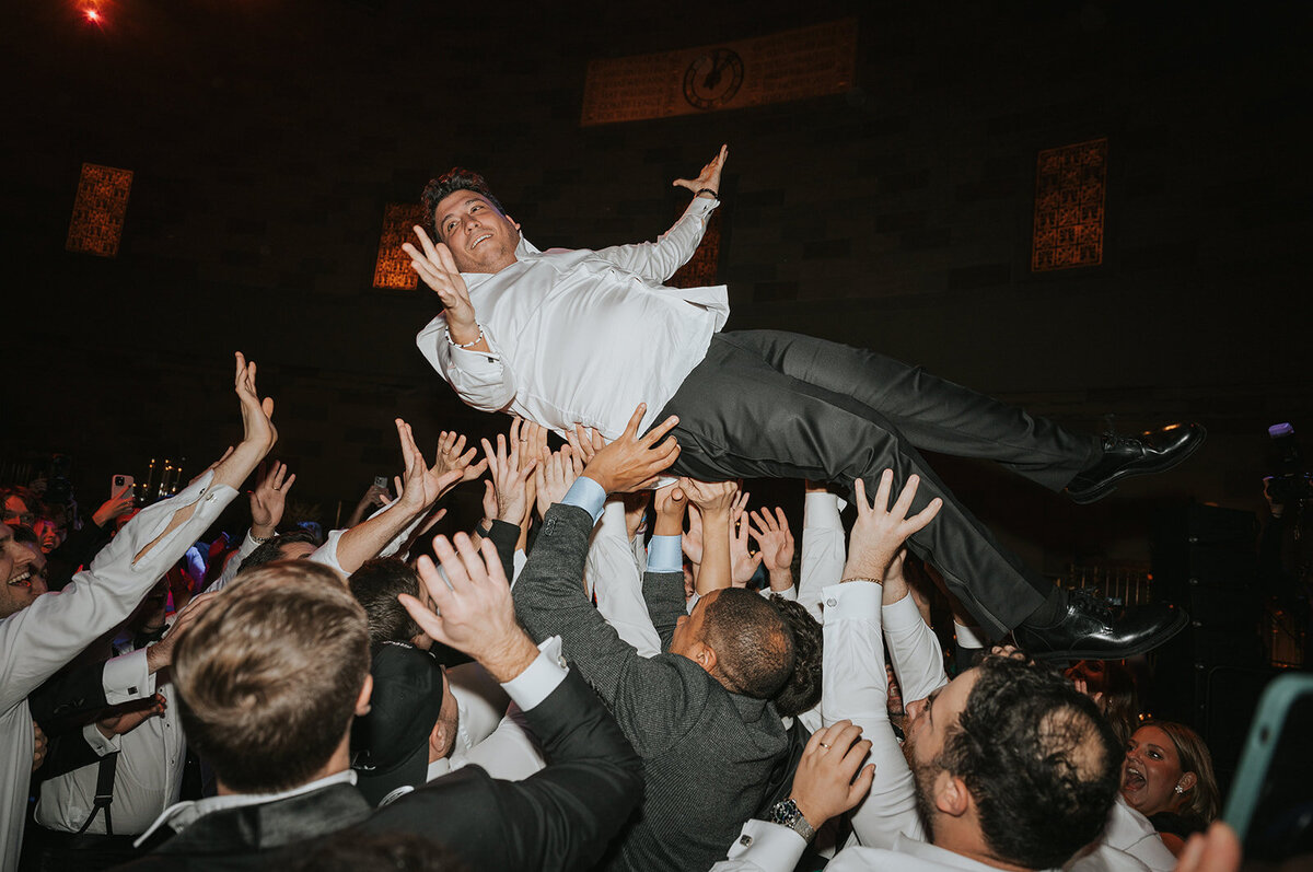 CORRIE-ZACH-NYC-WINTER-WEDDING-AT-GOTHAM-HALL_PHOTOS_BY_MARIA_B_LUNG_1422