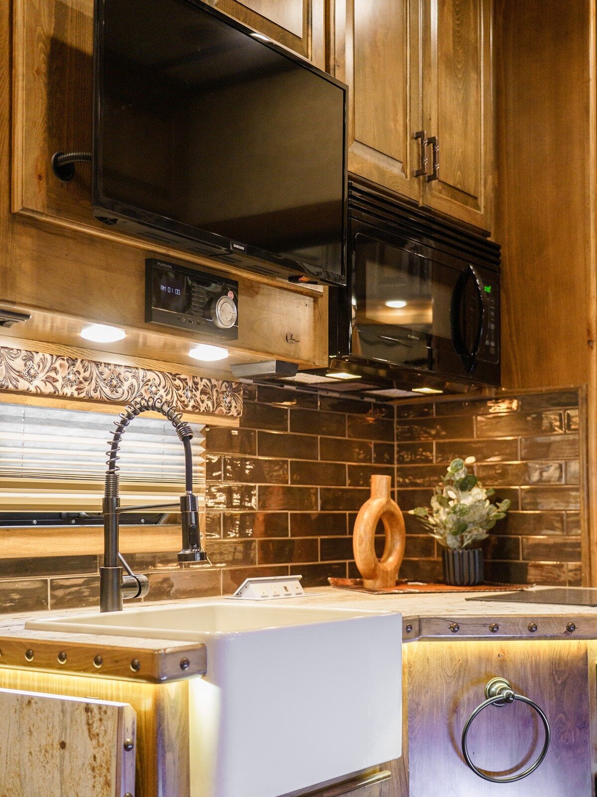 horse-trailer-conversion-interior-missouri-9