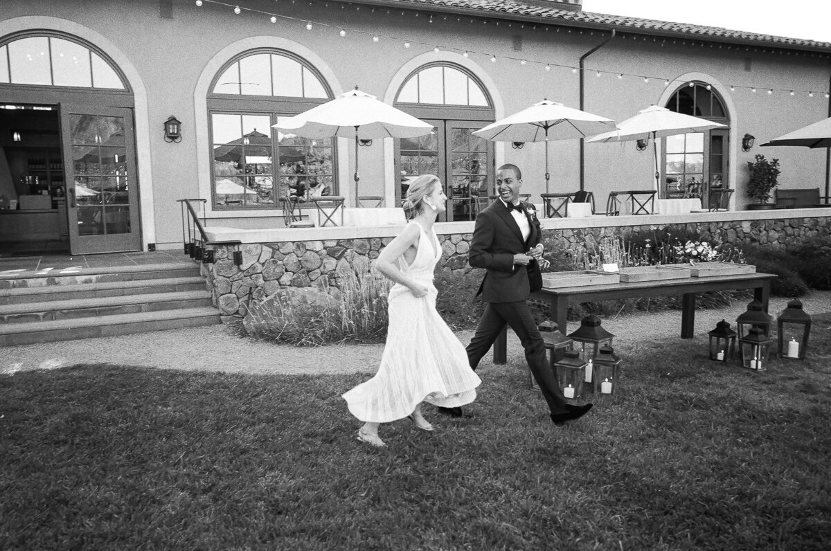 napa-wedding-photographers-dejaureguis-erin-courtney-st.francis.winery-0124