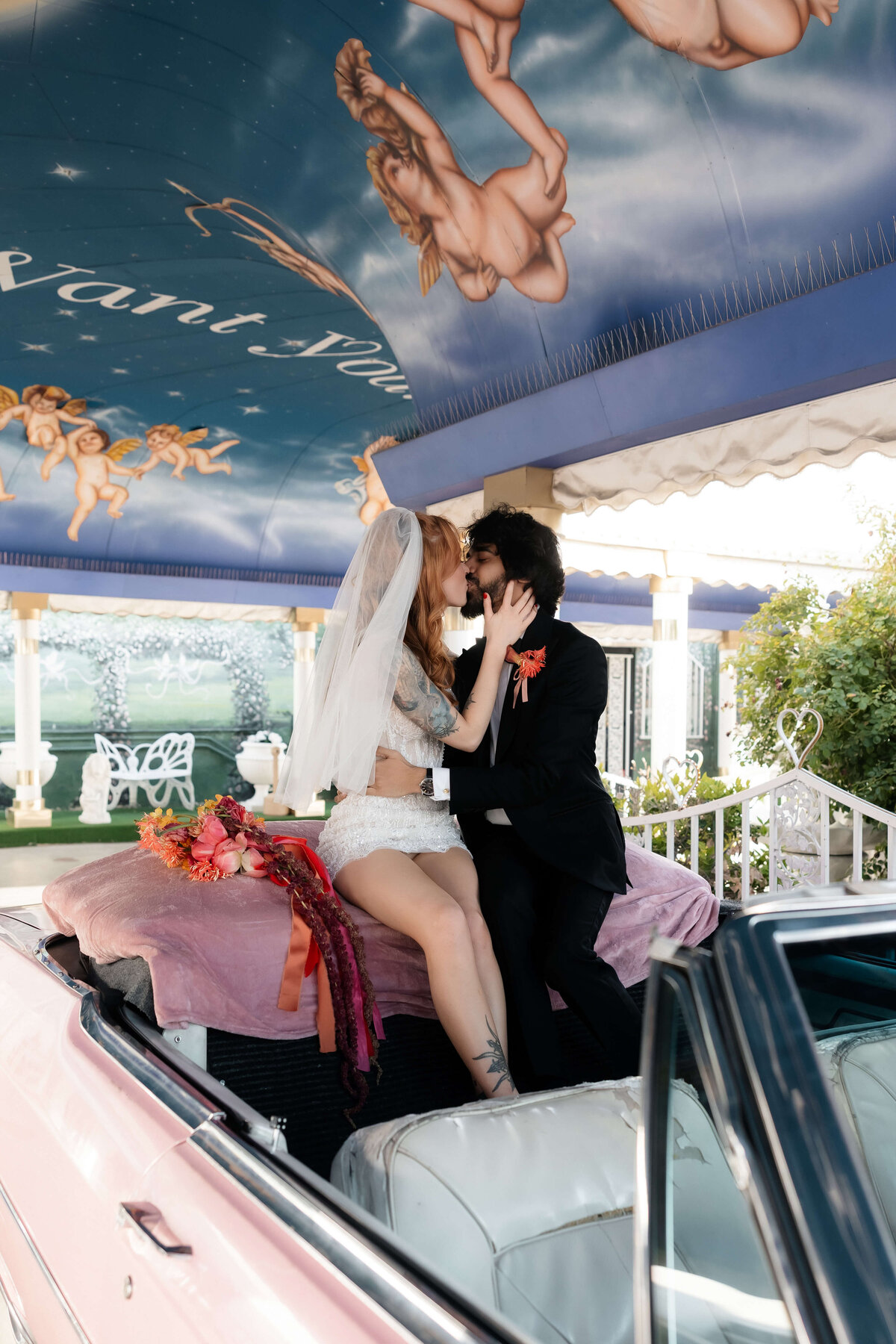 70riskyexposure_hayley-vikram_las-vegas-elopement-photography